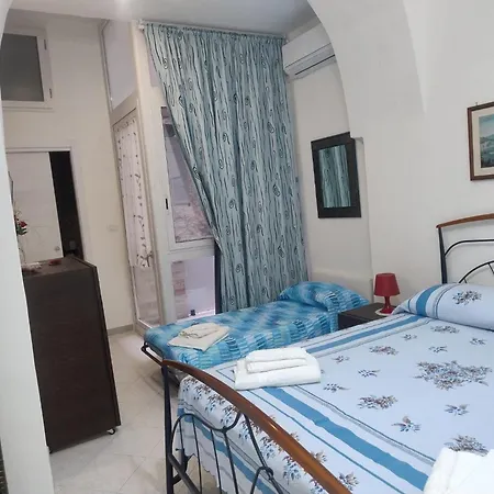 アパート La Casa Di Nonno Gennaro ナポリ